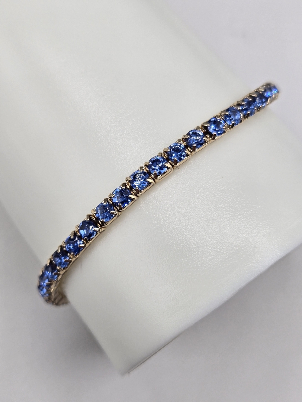 Swarovski Crystal Elements Gold Stretch Bracelet Blue Sapphire 7 inch Stackable